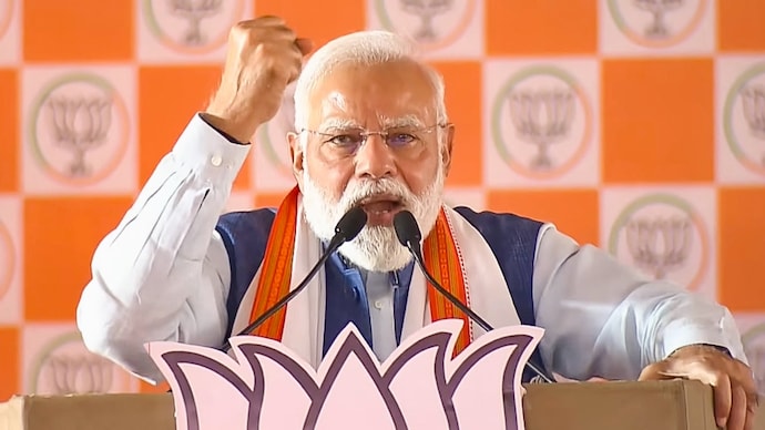 PM Modi addressing a poll rally in Bihar. (Photo: PTI)